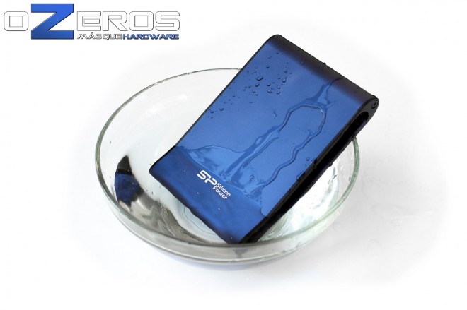 Silicon_Power_A80_Agua_Foto-1