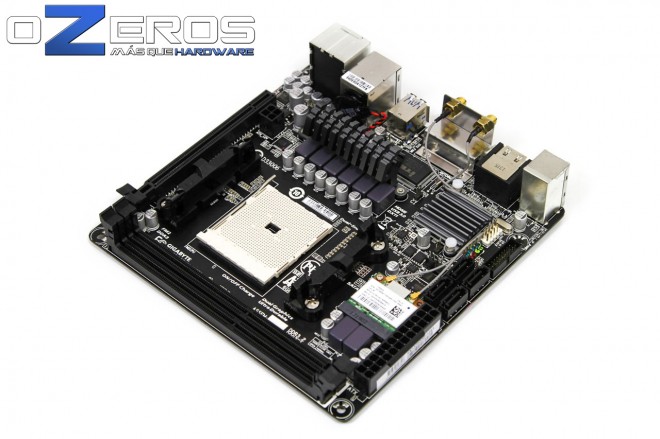 Gigabyte_F2A85XN-WIFI_Foto-4