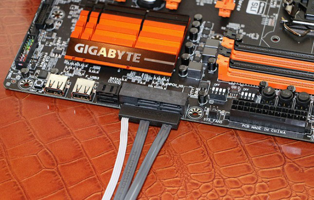 sata-express-connector1-645x412