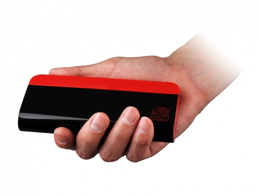 Tt eSPORTS Battle Dragon Edition 8,800 mAh Power Bank_3