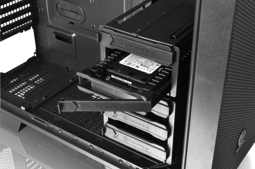 Thermaltake Core V51 with tool-free installation and fully modular design