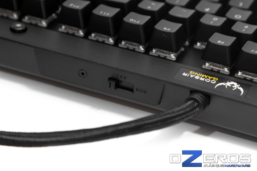 Corsair-K70RGB-11