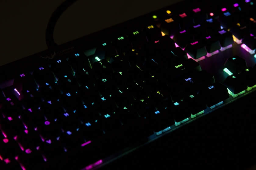 Corsair-K70RGB-14