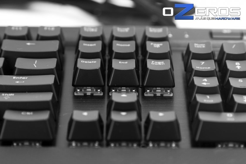 Corsair-K70RGB-7