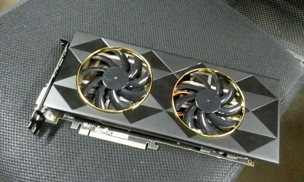 XFX R9 390X foto 1