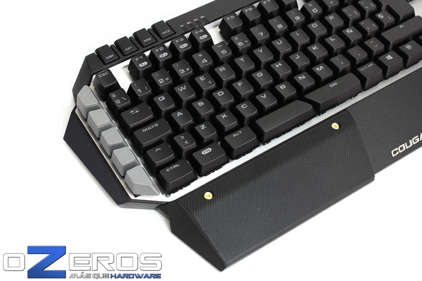 Teclado_Cougar_K700_Foto-13